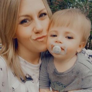 Meet your Posher, Caitlin